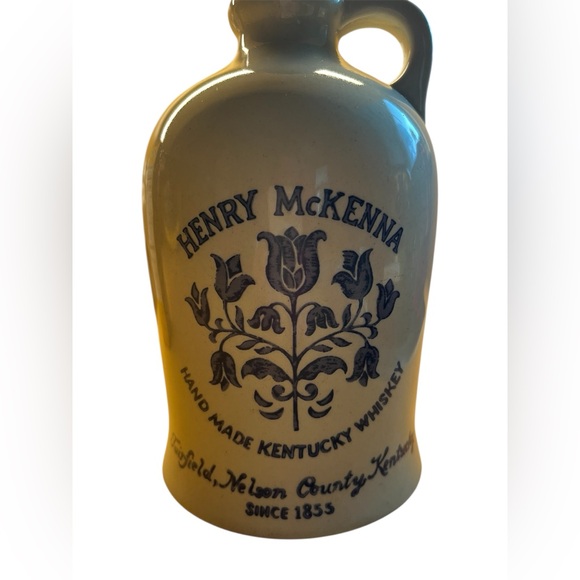 VTG HENRY McKENNA SOUR MASH BOURBON WHISKEY STONEWARE HALF GALLON JUG 1975 CORK - Picture 1 of 4